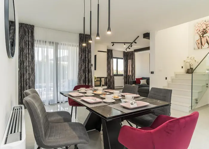 Antea Dalmacija Zadarvillas بريفلاكا